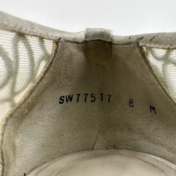 Stuart Weitzman Flats With Sparkling Diamond Jewels Womens 8M Silver Pointed Toe - Picture 12 of 12